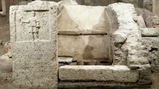 ancient roman cemetery