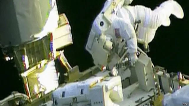 नासा के अंतरिक्ष यात्री की स्पेसवाक