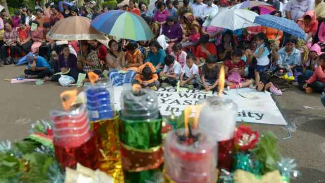 Misa di depan istana