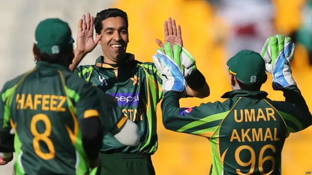 عمر گل نے ابتدا ہی میں تین کھلاڑیوں کو آؤٹ کر دیا تھا۔