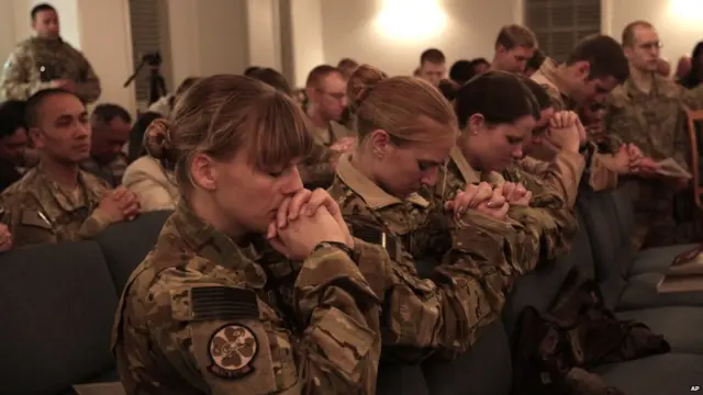 Військові відвідали Різдвяну службу на базі Баграм, що в столиці Афганістану. 