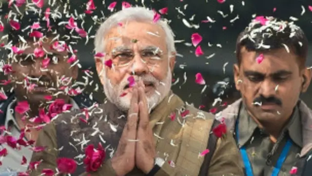 نریندر مودی کا سیاسی ماضی اتنا متنازع ہے کہ ان کا مستقبل شاید اس سے شرمسار ہوئے بغیر نہ رہ سکے