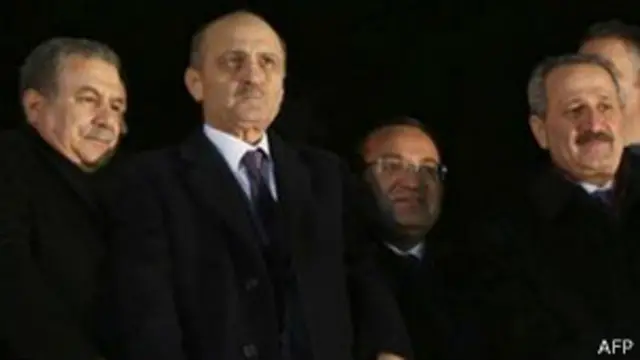 استقال ثلاثة من وزراء حكومة إردوغان لتورط أبنائهم في قضايا فساد