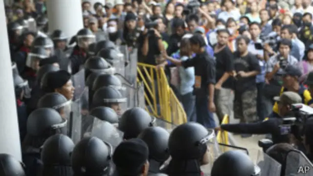 ရဲနဲ့ စစ်သား အများအပြား လုံခြုံရေး တိုးမြှင့် ချထား