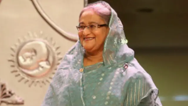 शेख हसीना ने कार्यवाहक सरकार के गठन की मांग ख़ारिज़ कर दी है.