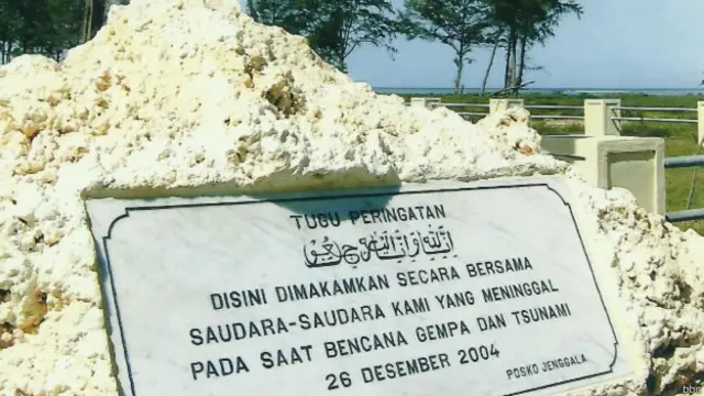 tsunami aceh makam
