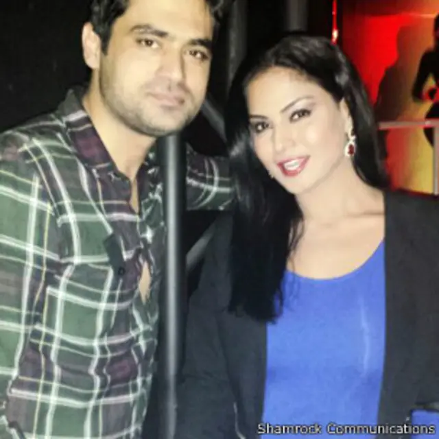 अपने पति असद बशीर ख़ान के साथ वीना मलिक