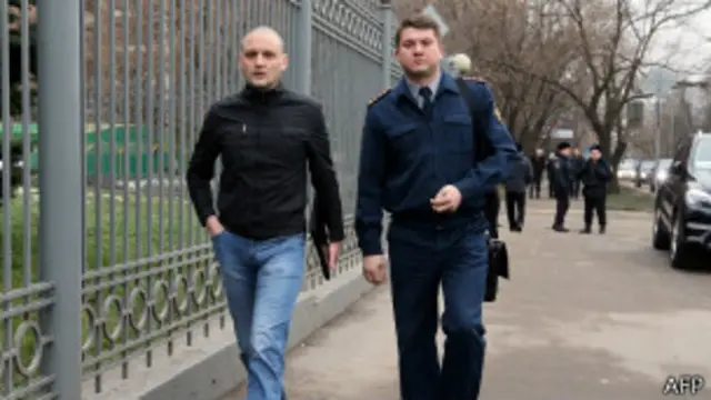 Сергей Удальцов направляется в Мосгорсуд