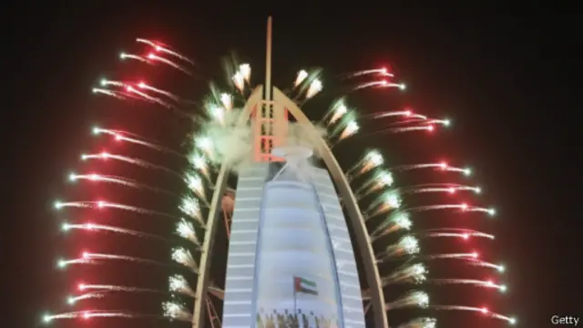 Atraksi kembang api di Dubai