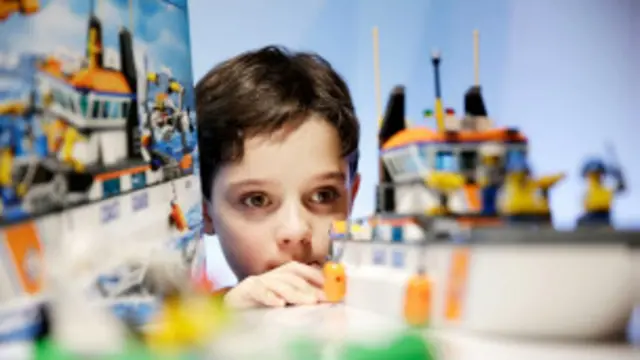 लेगो खिलौना