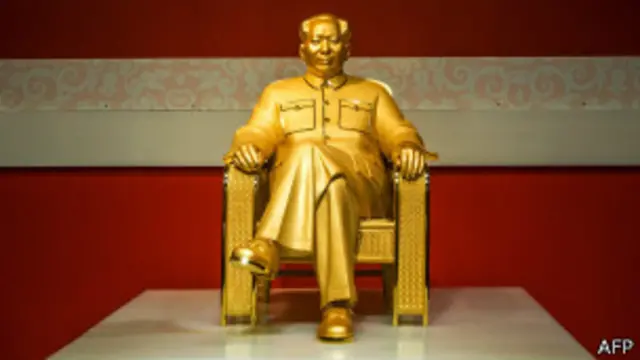 مجسمه طلای ۱۶ میلیون دلاری مائو در نمایشگاهی در استان گوانگدونگ