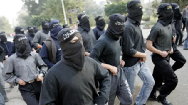 طلاب مؤيدون للاخوان في جامعة الأزهر