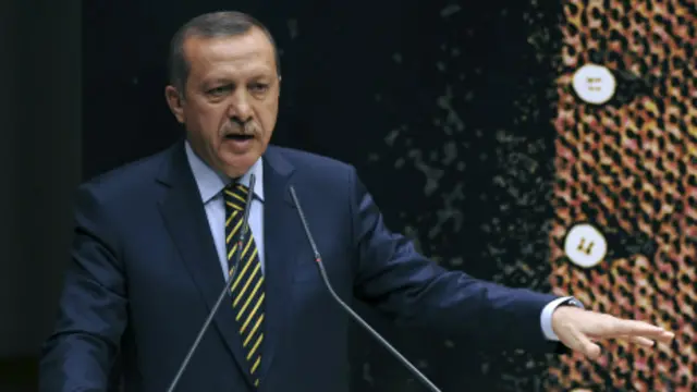 Crise vem abalando governo de Erdogan, o mais proeminente líder turco em décadas