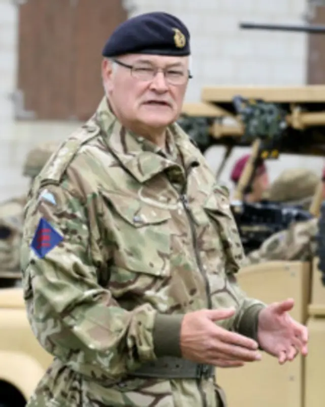 د برتانیا د پوځ مشر سر پیټر وال وايي روان کال به یې د سرتېرو لپاره تر ټولو ګران وي. 