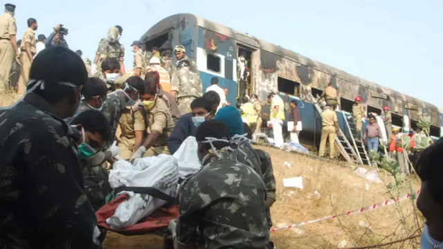 ट्रेन में लगी आग, बैंगलोर-नांदेड़ एक्सप्रेस