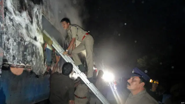 ट्रेन में लगी आग, बैंगलोर-नांदेड़ एक्सप्रेस