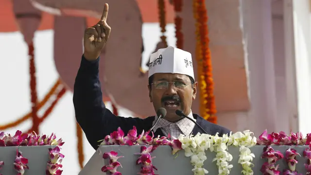 आम आदमी पार्टी, अरविंद केजरीवाल, शपथ ग्रहण समारोह, रामलीला मैदान, दिल्ली,