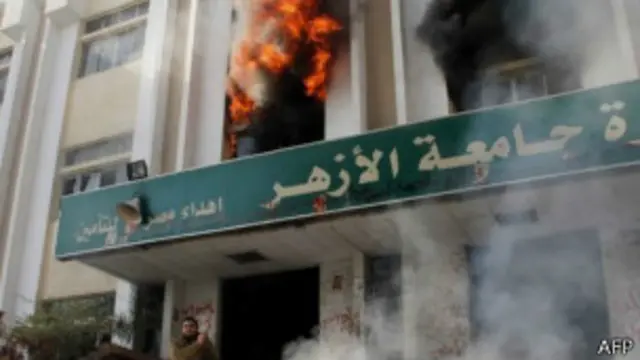 Bentrok di kampus Al Azhar