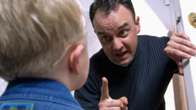 دعت اتكينسون إلى حظر كلي للضرب يواجه بموجبه الآباء عقوبات قانونية.