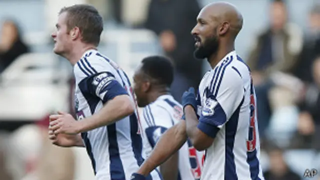 Николя Анелька празднует гол