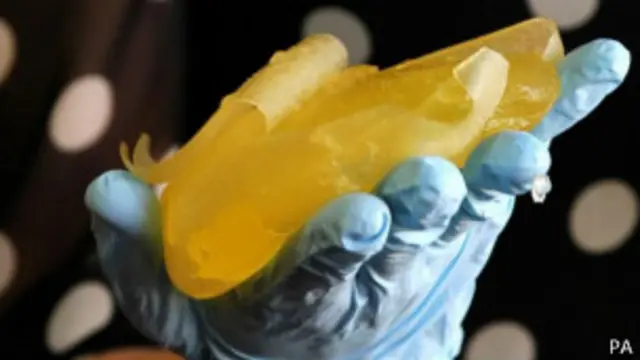 سوف تقوم كلية الجراحين الملكية بوضع مؤهلات جديدة، ومعايير مهنية لجراحة التجميل.