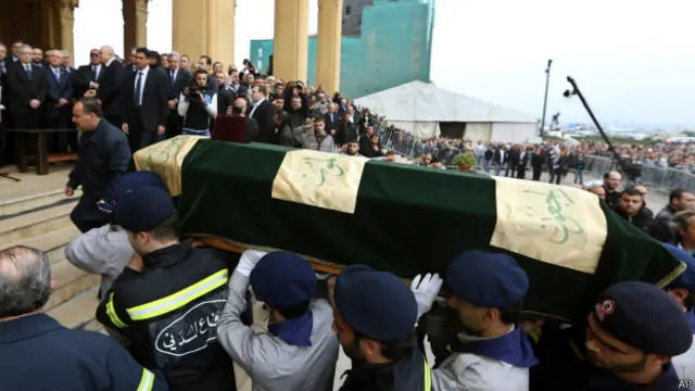 Caixão com o corpo de Mohammed Shattah | Crédito: AP