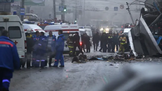 هرعت فرق الانقاذ الى مكان الانفجار