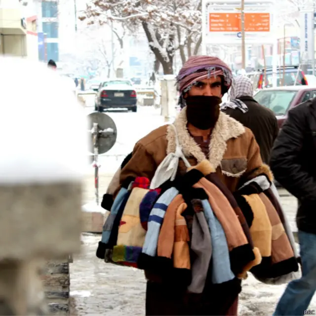 باران دې اوري چې ورېږي، واورې دې نه وري چې لارې بندوینه.