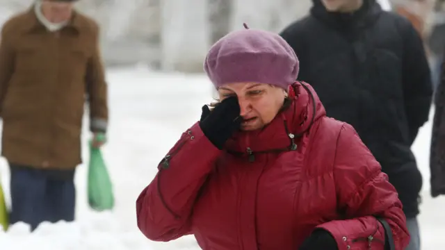Плачущая жительница Волгограда