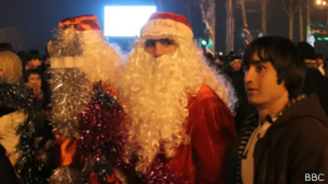 Чиновники из Гостелерадио Таджикистана считают, что Дед Мороз и Снегурочка - чуждые для национального менталитета образы