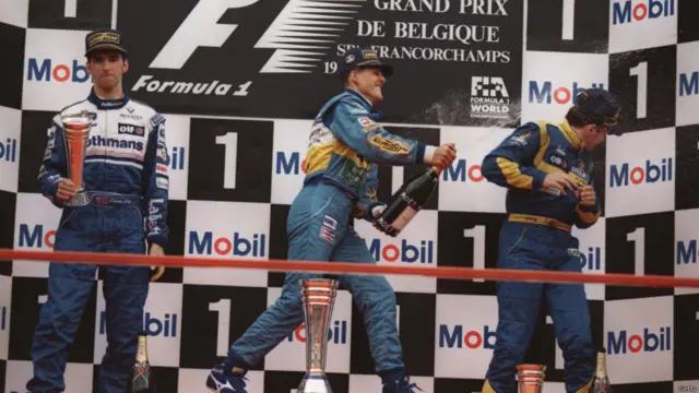 ریسنگ ٹریک پر شوماکر کو جارحانہ ڈرائیور کے طور پر جانا جاتا ہے۔