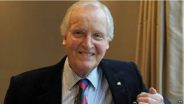 尼古拉斯·帕森斯（主持人）