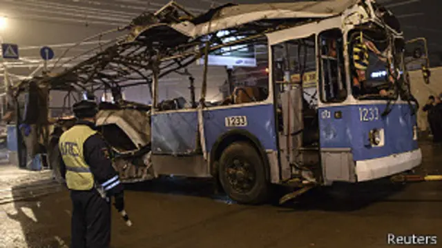 الحافلة تحطمت تماما جراء التفجير الانتحاري