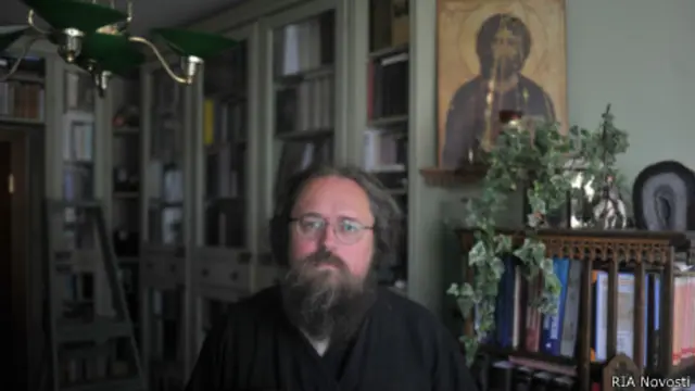 Андрей Кураев с иконой