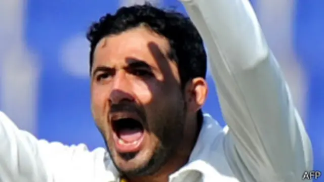 پاکستان کی جانب سے جنید خان نے پانچ، بلاول بھٹی نے تین اور سعید اجمل نے دو کھلاڑیوں کو آؤٹ کیا