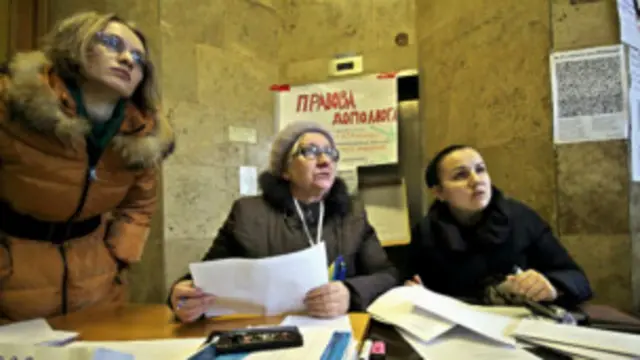 Холл Дома профсоюзов превратился в информационный центр