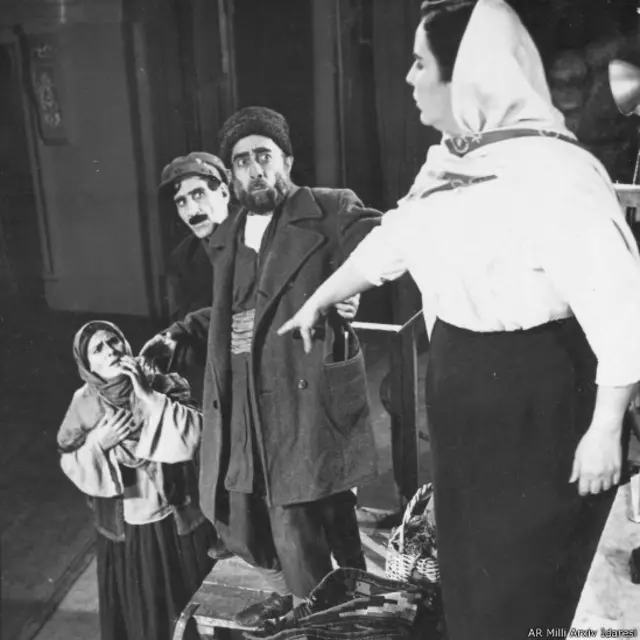 Şəkilləri BBC Azərbaycancaya AR Milli Arxiv İdarəsi, AR Dövlət Kino-Foto Sənədləri Arxivi təqdim edib.