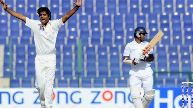 پاکستانی فاسٹ بولر راحت علی پہلی اننگز میں ایک بھی وکٹ حاصل نہ کرسکے۔