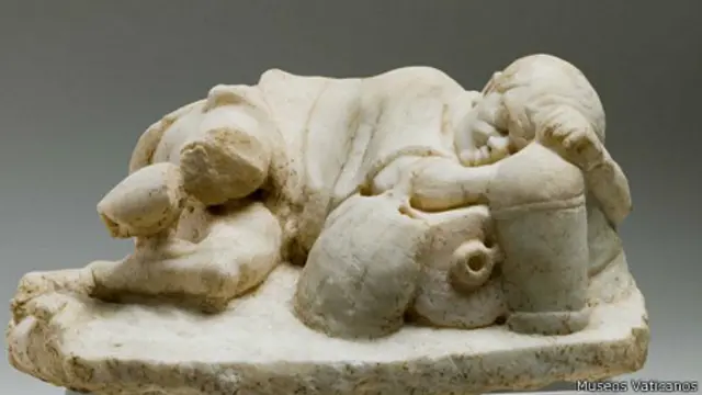 Escultura en una tumba