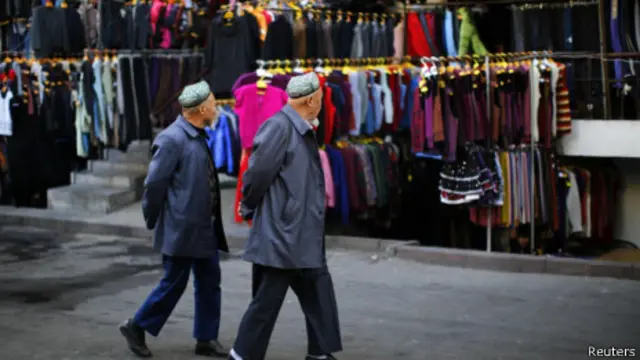 بیش از هشت میلیون اویغور در سینکیانگ، که با آسیای میانه هم مرز است، زندگی میکنند