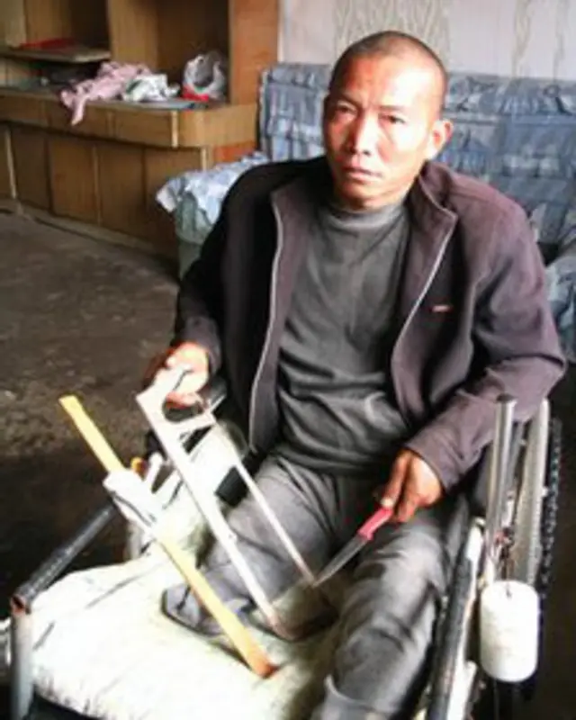 اس واقعے کی خبر سامنے آنے کے بعد لوگوں نے انھیں بڑے پیمانے پر امداد دی ہے