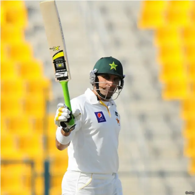مصباح الحق نے بھی ٹیسٹ کرکٹ میں اپنی پانچویں سنچری مکمل کی۔