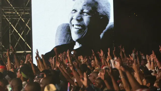 नेल्सन मंडेला श्रद्धांजलि