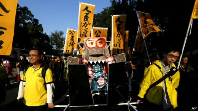 组织者估计有5万多人参加元旦这一天的抗议。