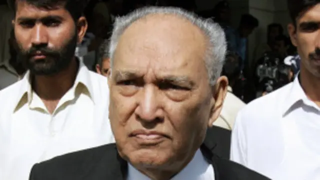 شریف الدین پیرزادہ بھی پرویز مشرف کی وکلا کی ٹیم کا حصہ ہیں