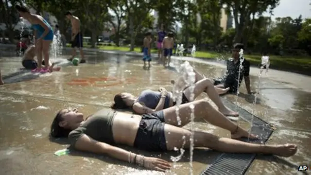 Di sejumlah negara bagian di Argentina, suhu melebihi 45 Celcius.