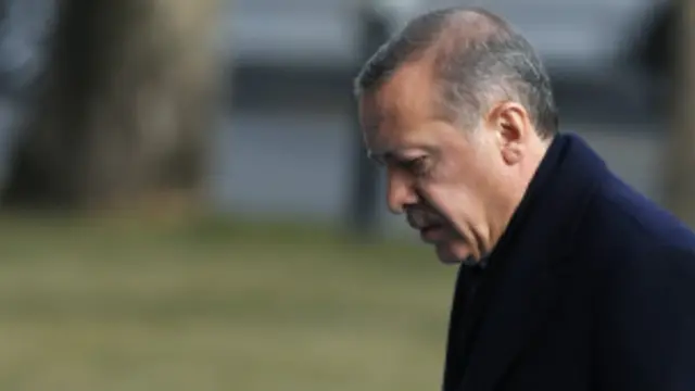 بدعنوانی سکینڈل کو ترک وزیراعظم کے 11 سالہ دورِ اقتدار کے لیے بڑا خطرہ قرار دیا جا رہا ہے