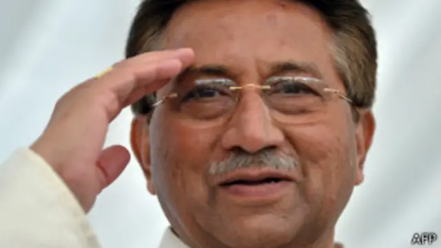 پرویز مشرف کے وکیل غداری کا مقدمہ فوجی عدالت میں منتقل کرنا چاہتے ہیں