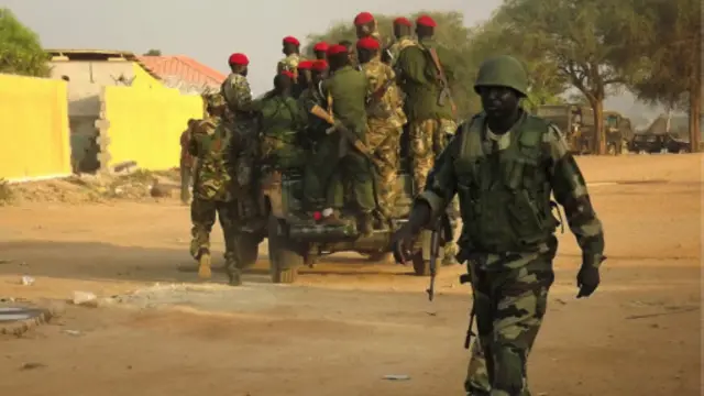 Ciidamada dowladda ayaa doonaya inay ka qabsadaan magaalooyin mucaaradka.