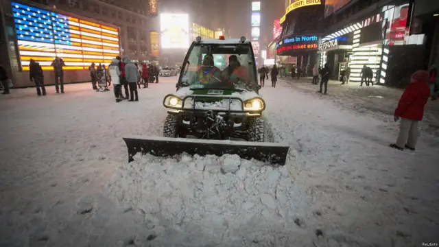 अमरीका में बर्फ़बारी